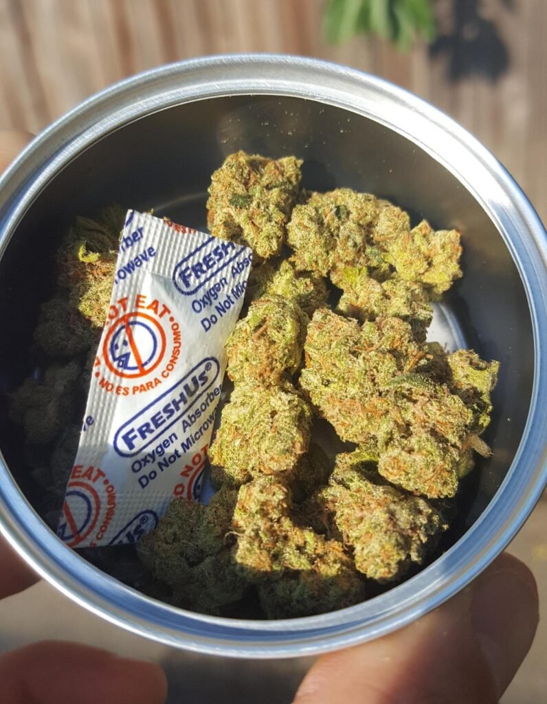 Weed Strain Effects, this article provides the best aspects of both sativa and indica, and the high is powerful, happy, and euphoric, but with couch-lock...